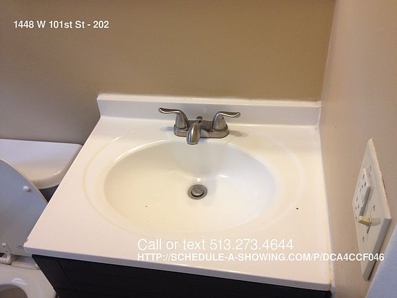 4th image of 1448 W 101st St APT 202