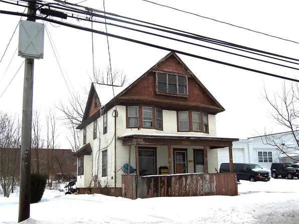 416 E Center St, Medina, NY 14103