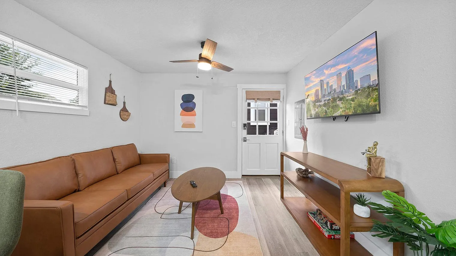 1 bed, 1.0 bath, 624 sqft, $3,103 — Photo 2