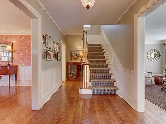 4th image of 61 Magnolia Ave