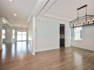 665 S Parkside Ave, Elmhurst, IL