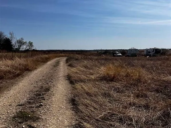 2392 E Tower Rd, Ponca City, OK 74604