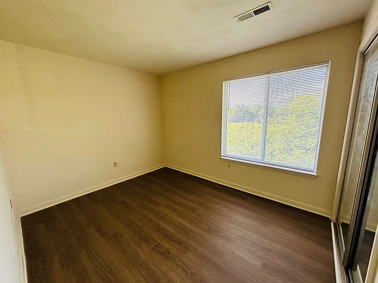 824 Cascade Ct — Photo 16