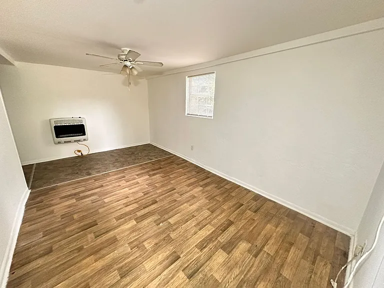 2401 Franklin St — Photo 17