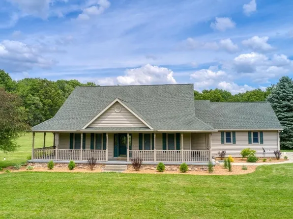 2572 N Fox Farm Rd, Warsaw, IN 46580
