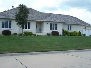 628 Stone Creek Dr, Newton, KS 67114