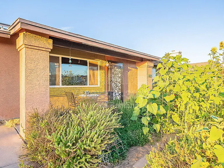 1022 W Apollo Ave — Photo 4