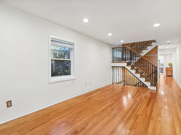 8 Carroll Place image 1 of 21