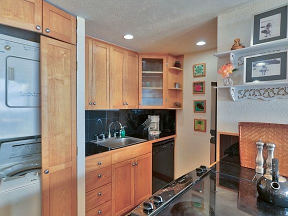 3rd image of 190 Hauoli St APT 115