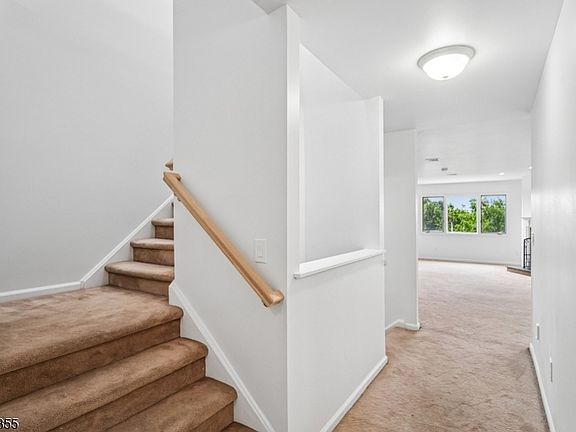 3rd image of 304 Heights Dr