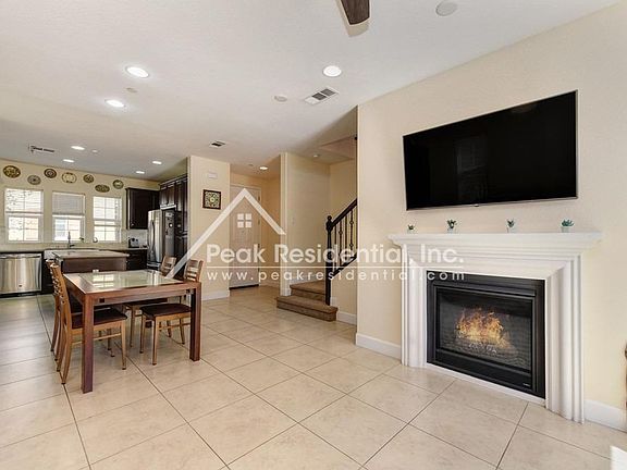 4th image of 907 Willow Bridge Dr