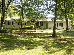 6221 SE 44th St, Tecumseh, KS 66542