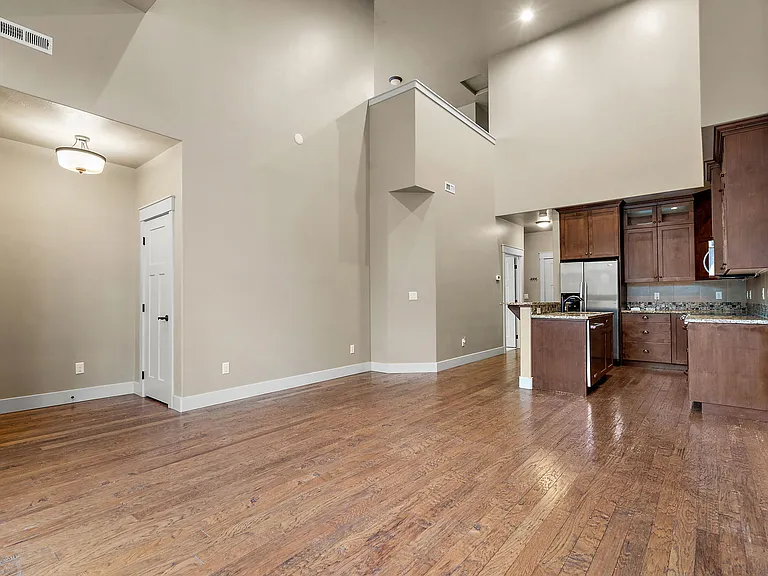 923 S Lone Willow Ave — Photo 4