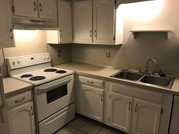 2nd image of 3246 Hennepin Ave