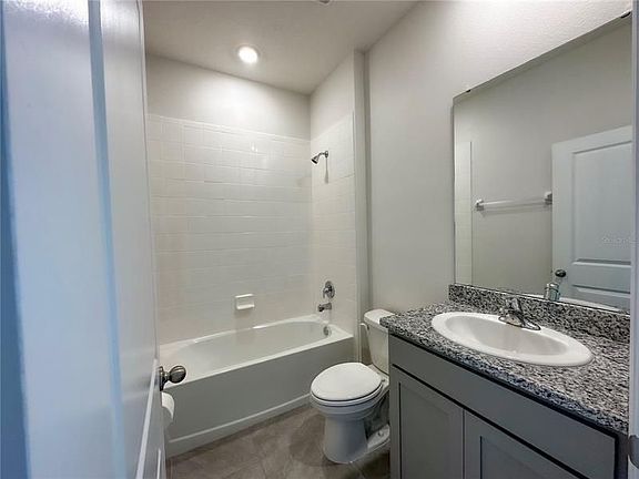 5th image of 13819 Wineberry Dr