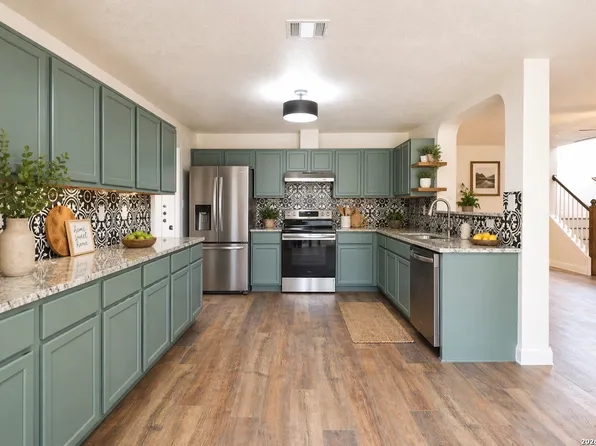 8007 Chisos Oak Dr, San Antonio, TX 78223