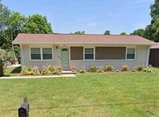 814 Parkwood St, Burlington, NC 27215