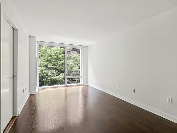 4th image of 400 W 113th St APT 321