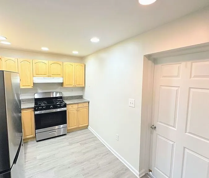 456 Delmar St #2 — Photo 13