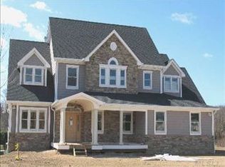 74 Laurel Hill Rd, Centerport, NY 11721