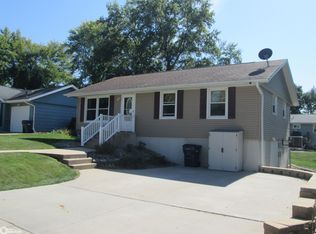 2825 Bock St, Burlington, IA 52601
