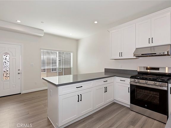 3rd image of 3657 Mountain View Ave