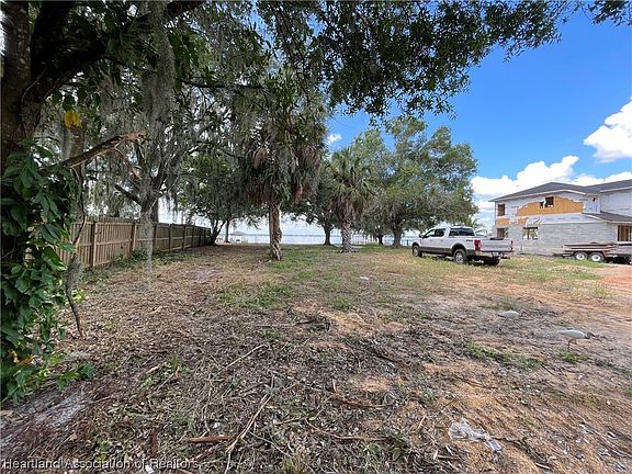 5th image of 1541 Lakeview Dr