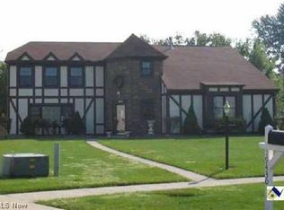 19430 Overland Park Dr, Strongsville, OH