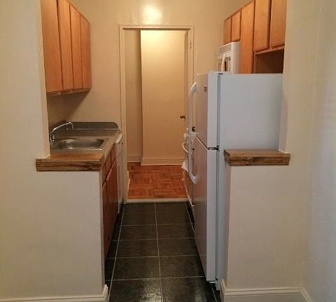5th image of 83-20 141st St APT 7