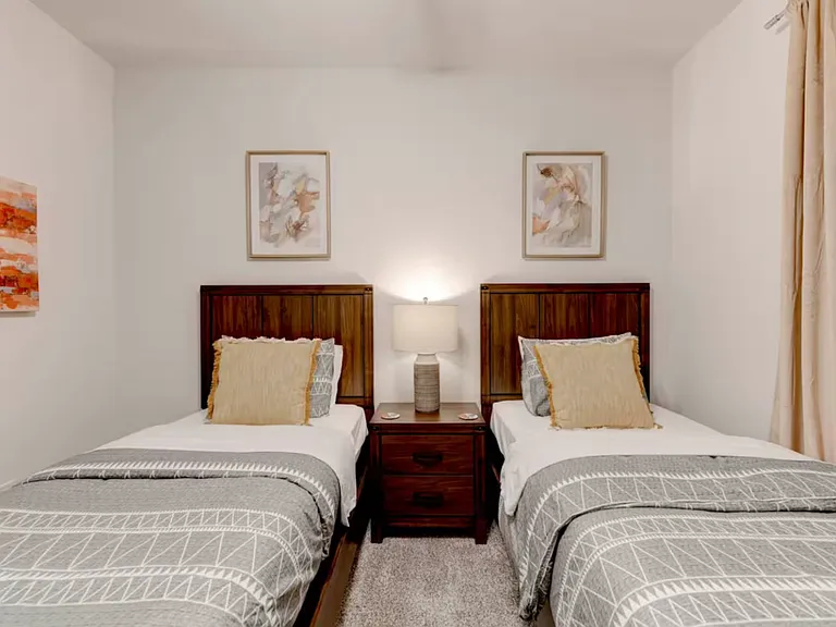 703 Winscott Ave — Photo 5