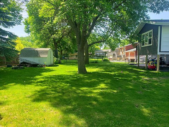 2nd image of 1101 Hackberry Dr