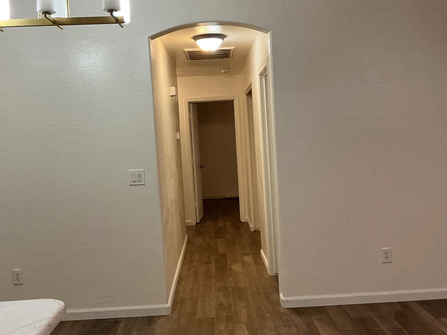 3 bed, 1100 sqft, $1,200 — Photo 3