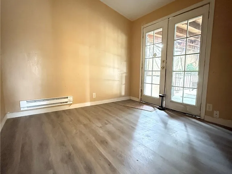 2040 Parkridge Ave — Photo 6