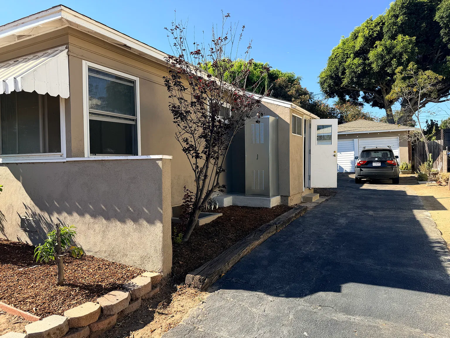 2 bed, 741 sqft, $3,595 — Photo 2