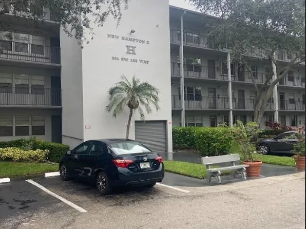 251 SW 132nd Way #308H, Pembroke Pines, FL 33027