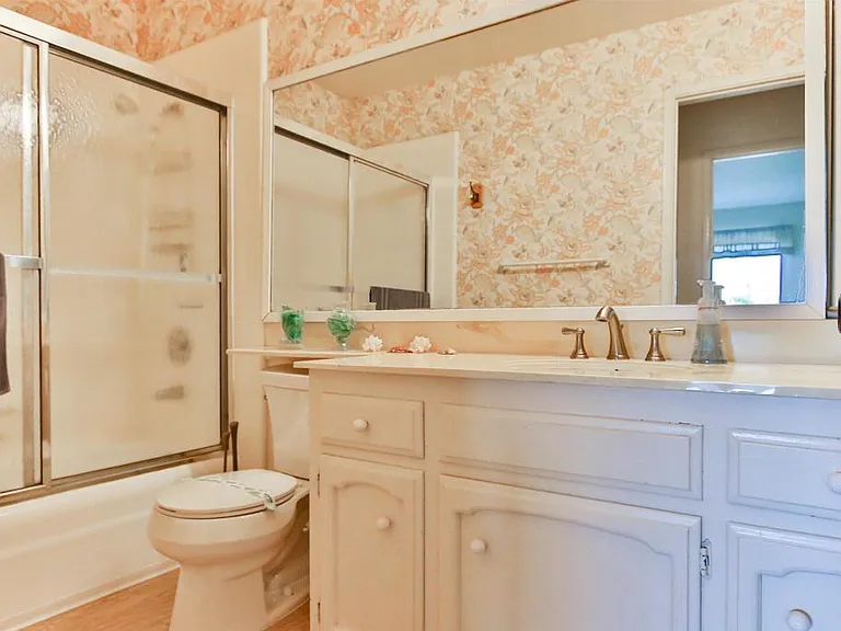 1068 Isabella Ave — Photo 28