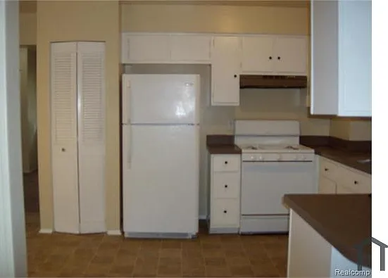 15110 W Nine Mile Rd — Photo 11