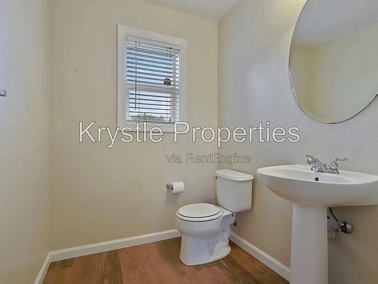 700 Westpark — Photo 15