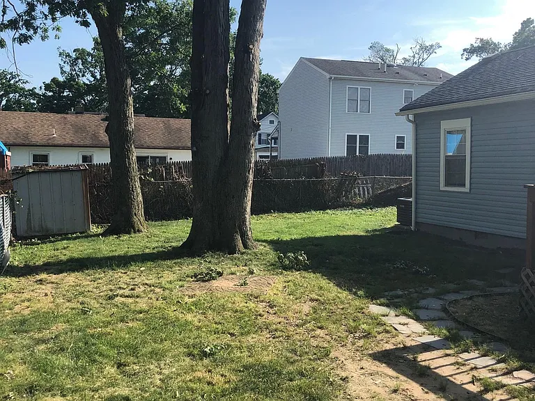 246 Britton Ave — Photo 20