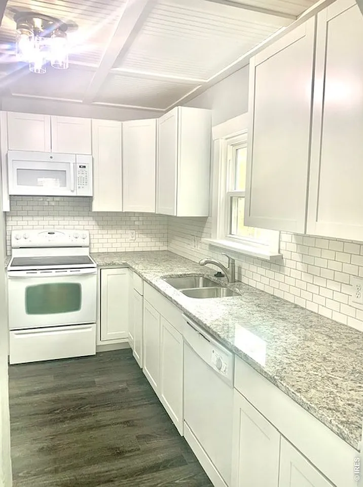 Single Family Home For Rent — Photo 2