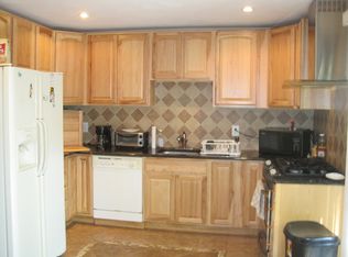 790 Twin Rivers Dr N, East Windsor, NJ 08520