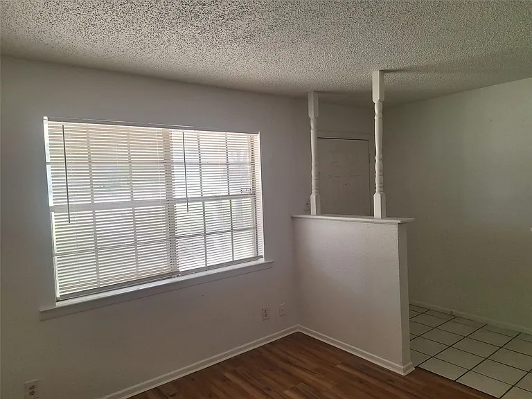 6005 Barry Dr — Photo 10