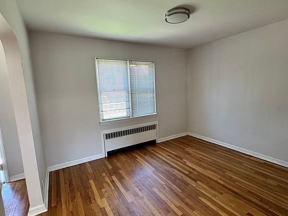 3rd image of 245 Fort Lee Rd