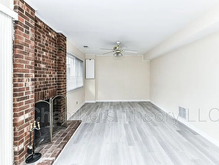 8088 Edinburgh Dr — Photo 32