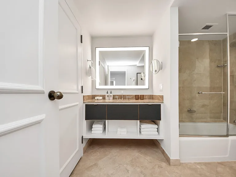 1300 Lamar St #T8 — Photo 28