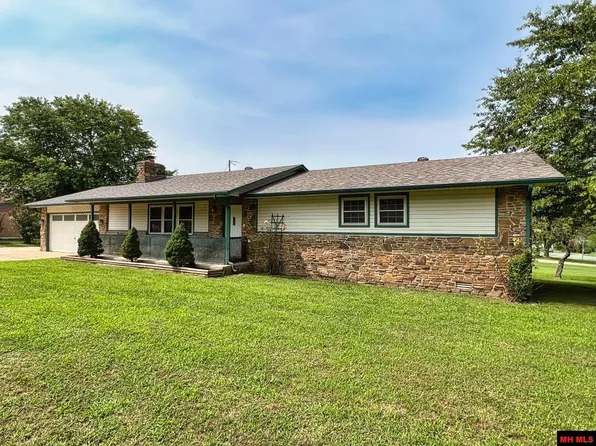 501 Spring Park Dr, Mountain Home, AR 72653