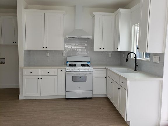 Fully function kitchen