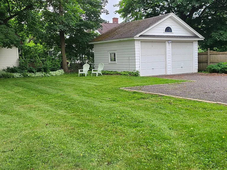 3410 James St — Photo 36