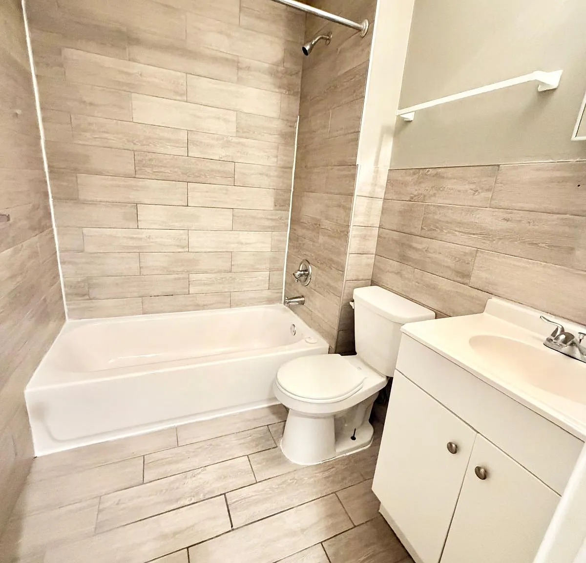 1 bed, 650 sqft, $1,600 — Photo 2