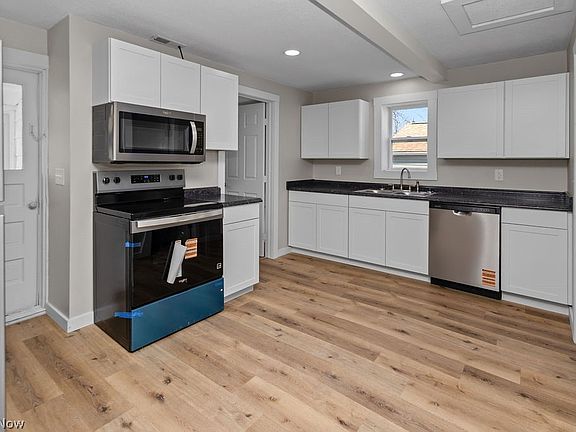 2nd image of 260 Courtland Blvd